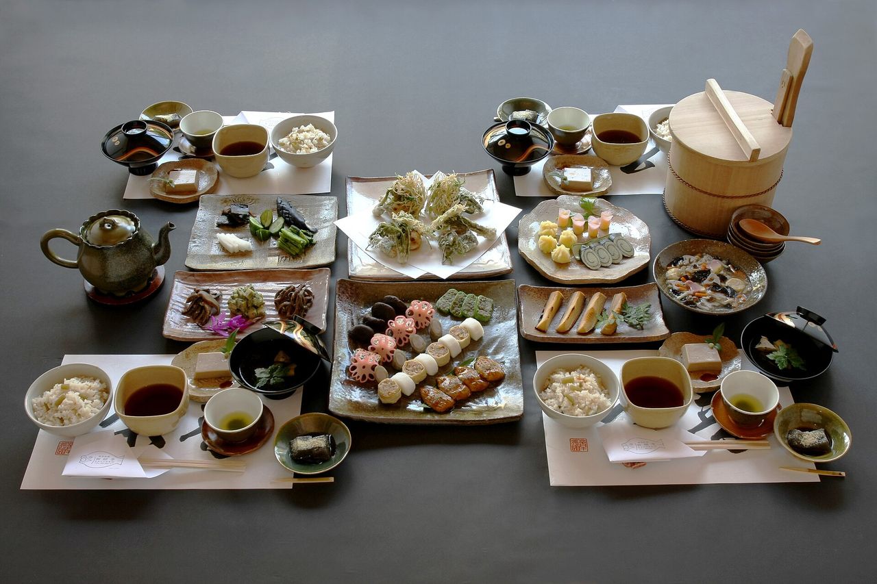 Fucha ryori dishes arranged on a table