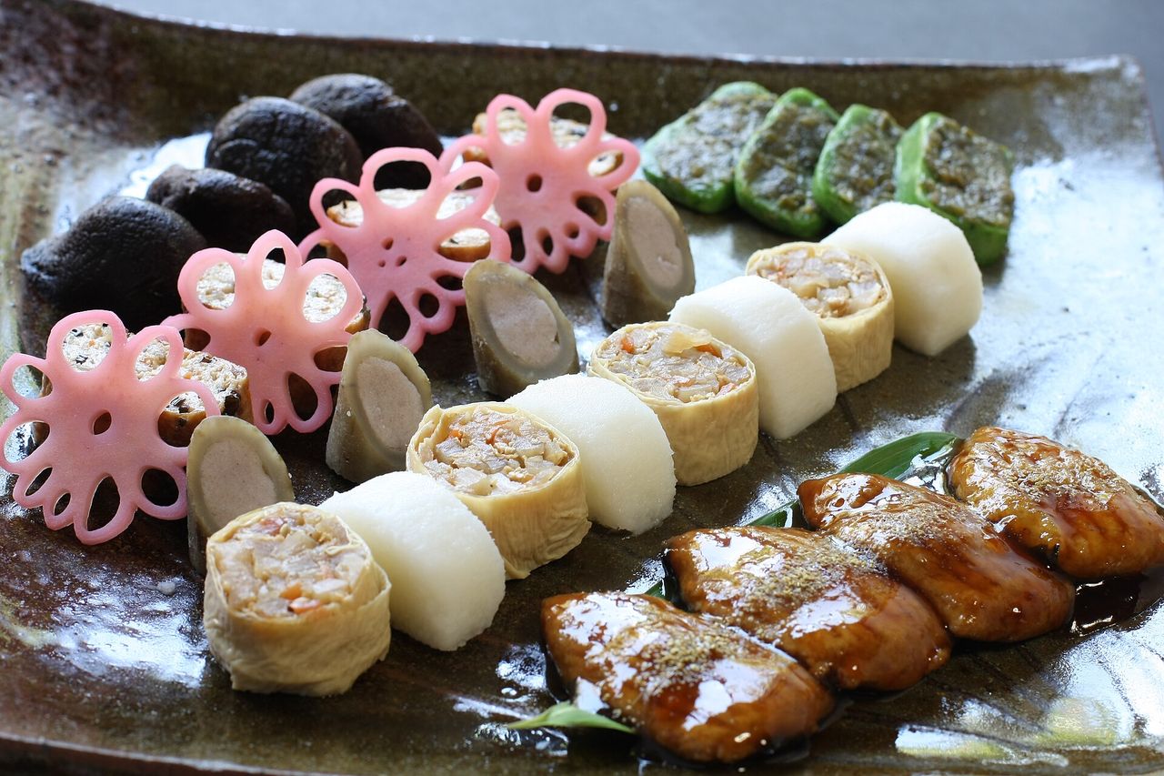 一枚の皿に盛られた普茶料理の品々