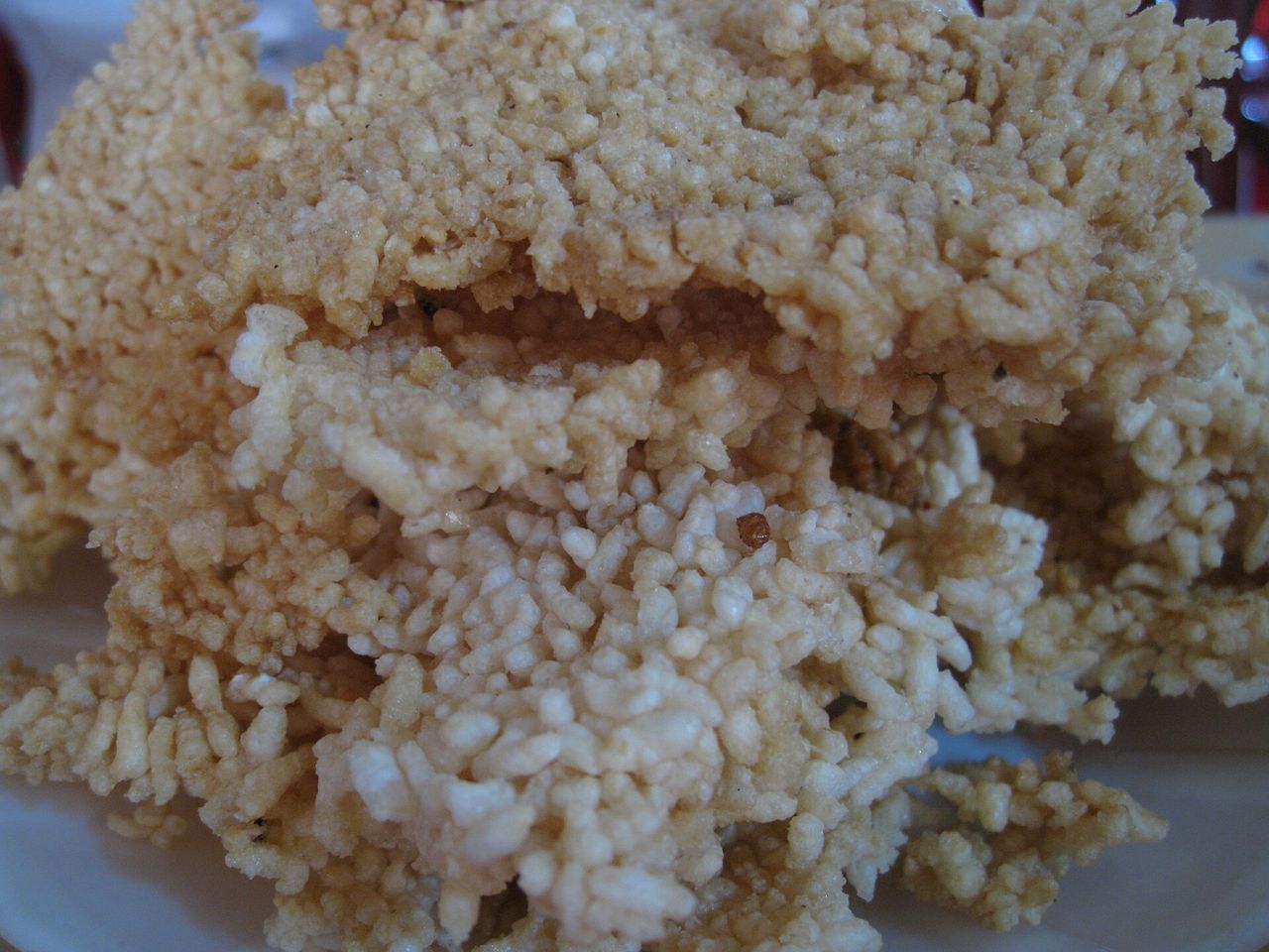 Cơm cháy（おこげ）：ニンビン名物の揚げた米のおこげ