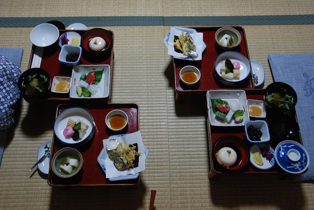 無量光院で供された豆腐中心の精進料理の膳