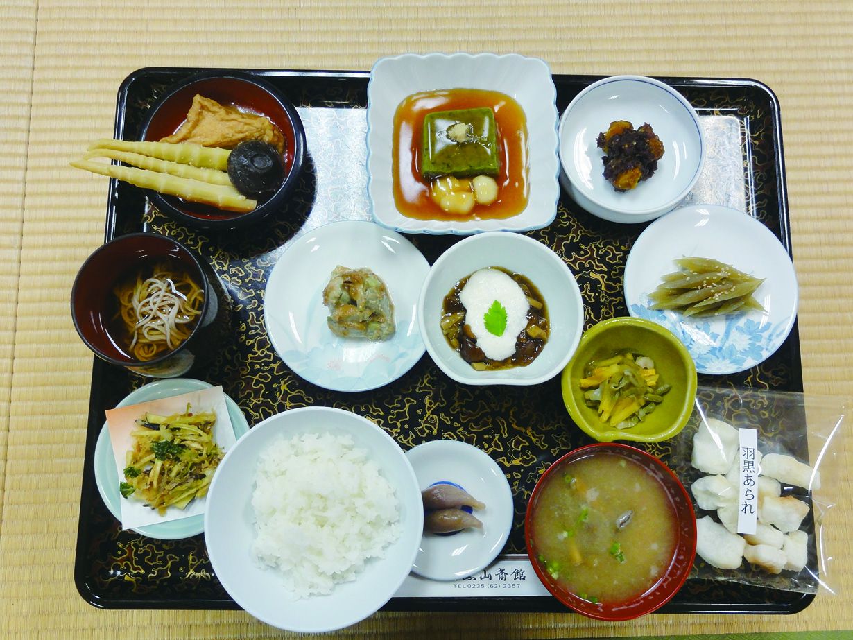 羽黒山で提供される精進料理の膳
